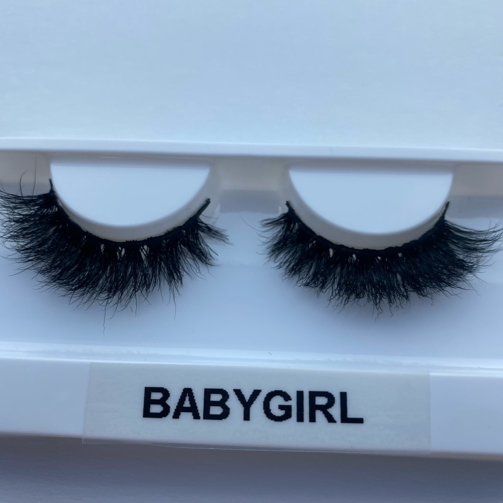 Eyelashes - Picture 3 of 8